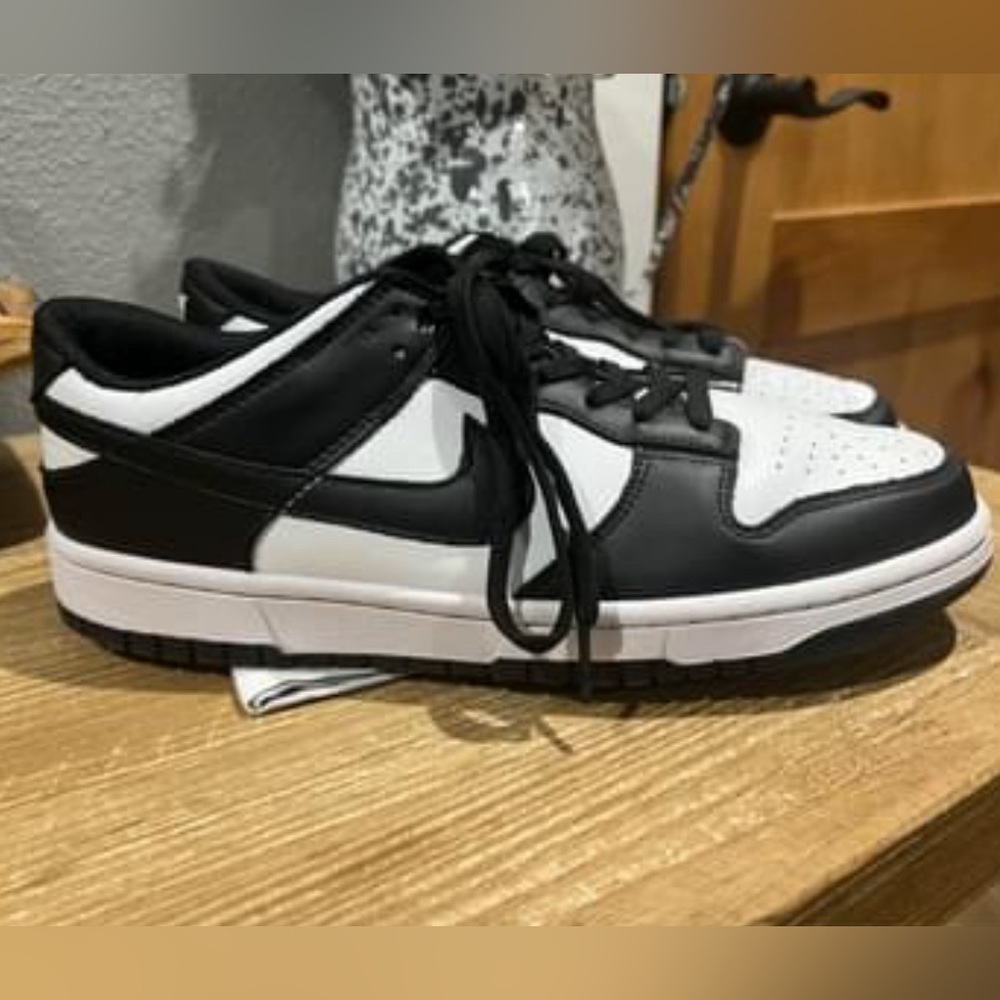 Men’s Nike Dunks Size 9.5